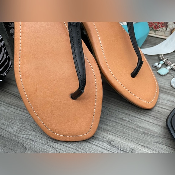 ✨🎁🎁UGG Women's Black Sandals Size 10✨ Ugg Madeena Thong Sandals - Picture 6 of 7